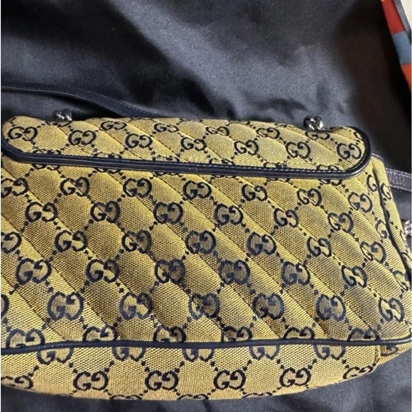 Gucci Marmont Women's Shoulder Bag - Picture 7 of 15